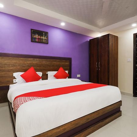 โอโย 75893 โฮเทล มหาราชา โกลด์ Hotel นิวเดลี ภายนอก รูปภาพ