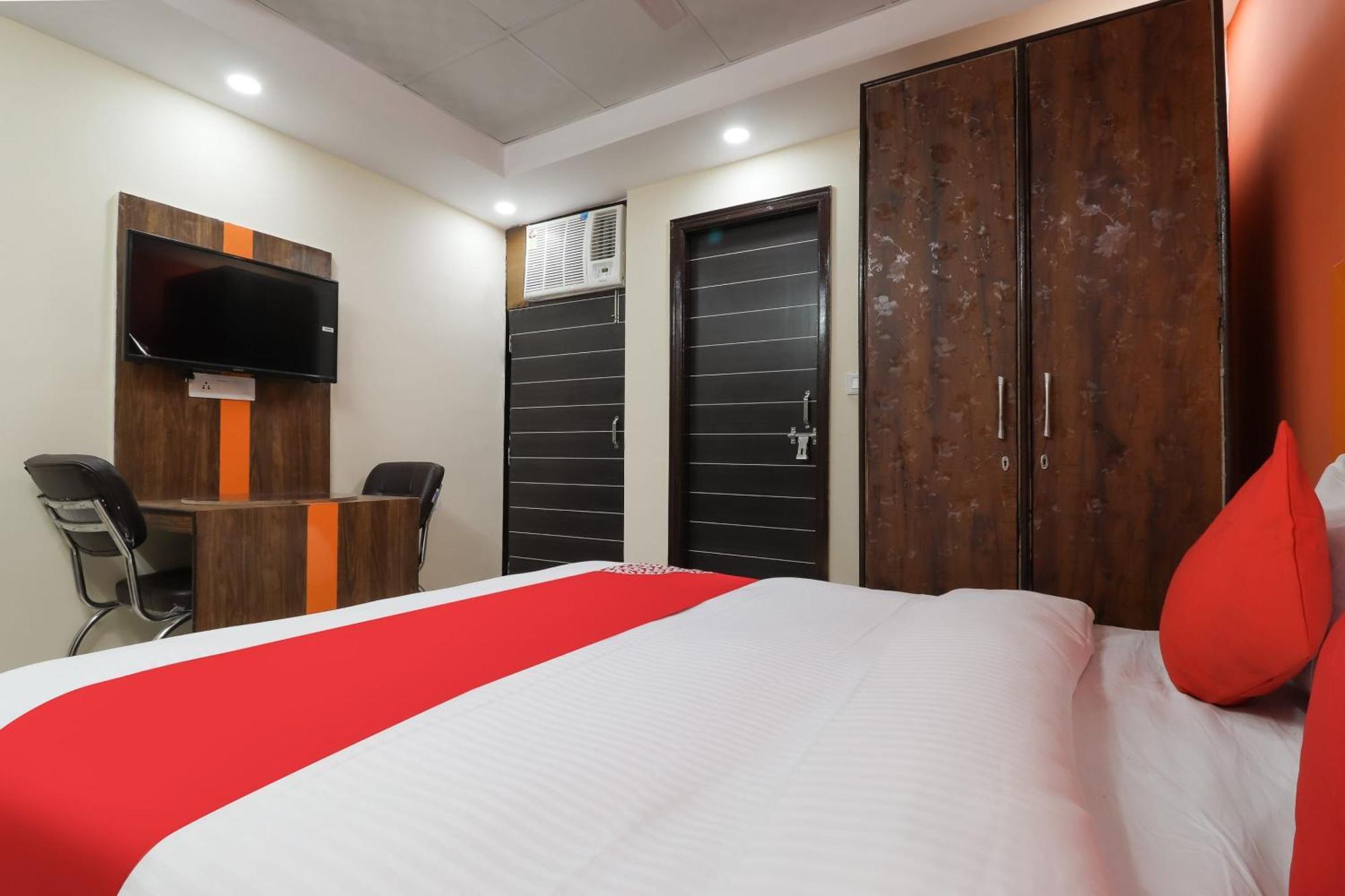 โอโย 75893 โฮเทล มหาราชา โกลด์ Hotel นิวเดลี ภายนอก รูปภาพ