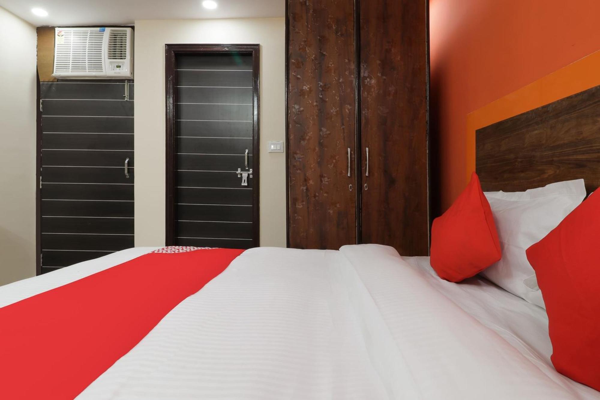 โอโย 75893 โฮเทล มหาราชา โกลด์ Hotel นิวเดลี ภายนอก รูปภาพ